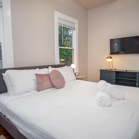 סן אנטוניו Chic Downtown Farmhouse With Garden And Bbq Grill מראה חיצוני תמונה